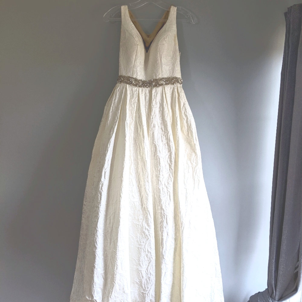 Cream Ball Gown with beaded back - Picture 3 of 3